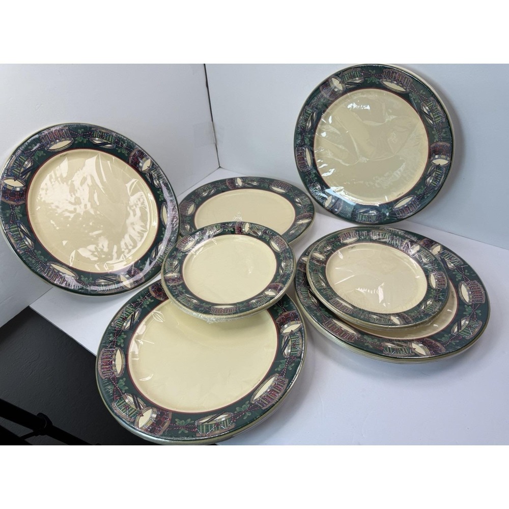Caspari‎ Christmas Toys Paper 5 Dinner Plates & 2 Packs Salad/Dessert Vintage